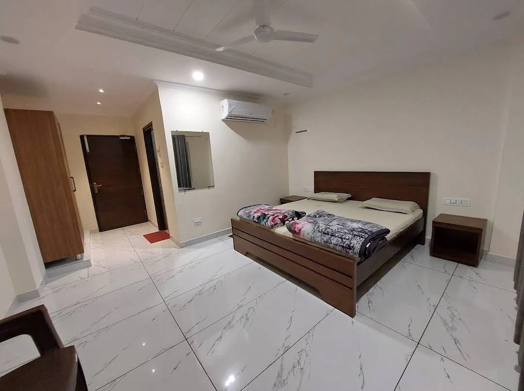 Deluxe room at Shri Sringeri Shankar Mutt Tirumala
